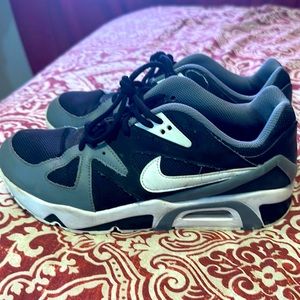 Nike boys shoes, great condition, size 7y
